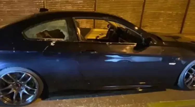 Destruyó a marrazos el auto de su alcoholizado hijo