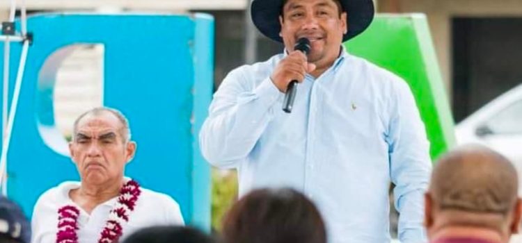 Exigen renuncia de Donato Vargas, funcionario de Oaxaca, por difundir ‘packs’ de mujeres