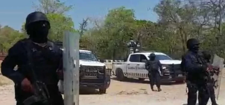 Marinos y policías desalojan a indígenas que protestaban contra Tren Transístmico en Oaxaca