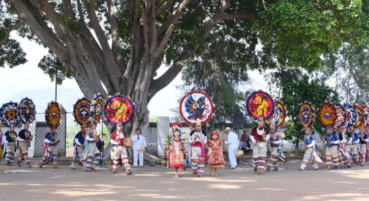 Evalúan públicamente a 8 delegaciones de 5 regiones de Oaxaca rumbo a la Guelaguetza 2023