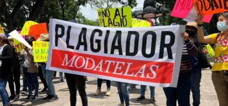 Artesanas de Oaxaca denuncian a la empresa Modatelas por plagio de diseños textiles