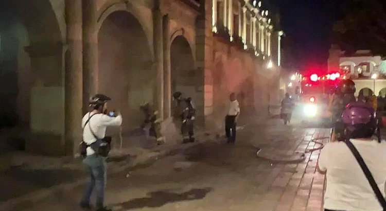Abren más de 20 investigaciones contra normalistas de Oaxaca por ‘delitos graves’