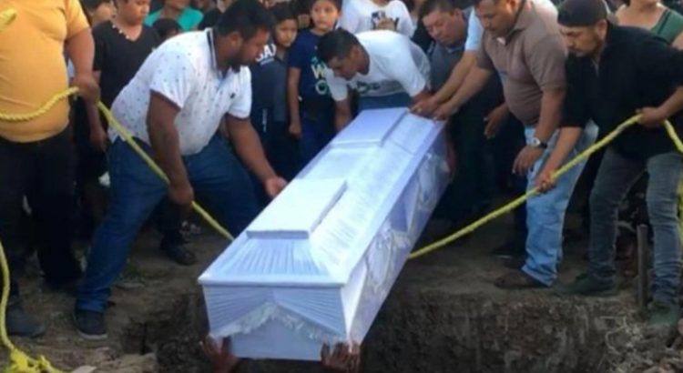 Matan a balazos a niño de 16 años que cuidaba a sus hermanitos en Oaxaca