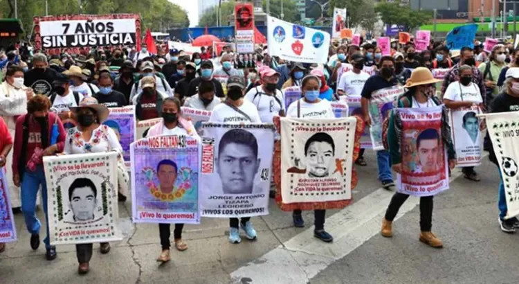 Giran 16 órdenes de aprehensión contra militares por caso Ayotzinapa