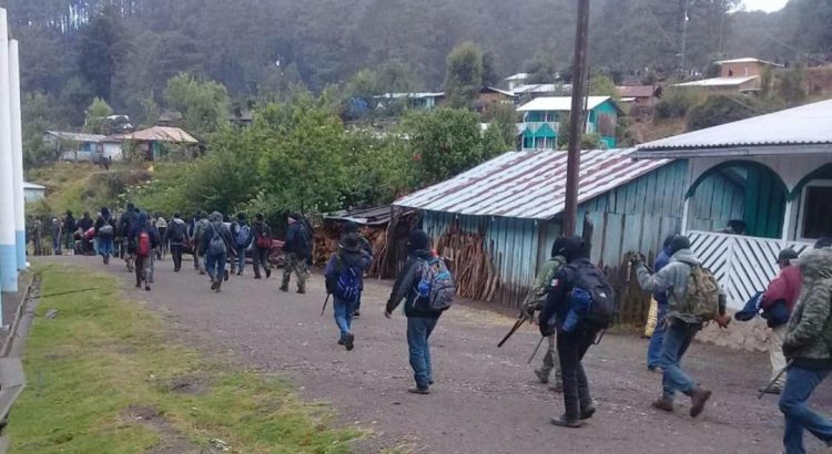 Piden ayuda de AMLO por bloqueo de Teojomulco para despojar tierras de 2 pueblos de Oaxaca