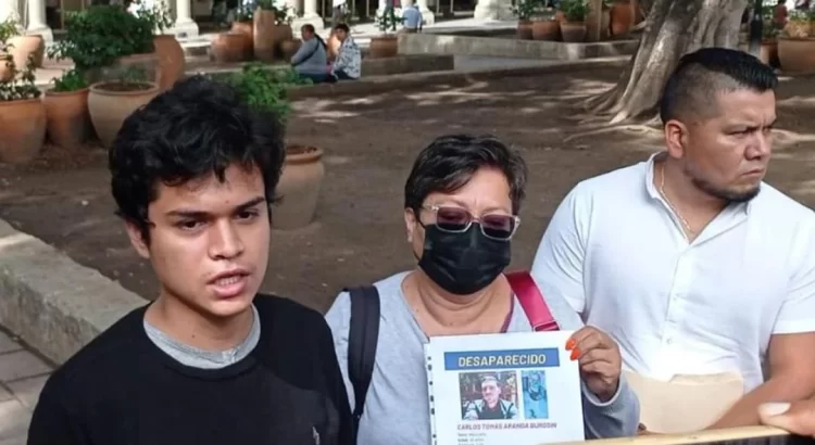 Familia de Carlos Aranda, joven de Oaxaca desaparecido en Canadá, pide al gobierno estatal agilizar búsqueda