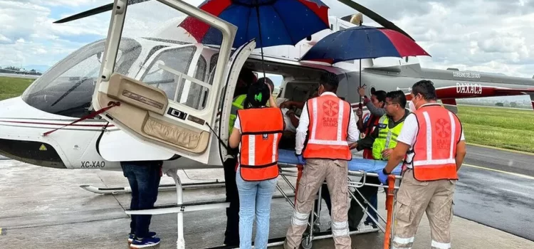 Dan de alta a niño de ocho años lesionado tras caída de autobús a barranco en Oaxaca