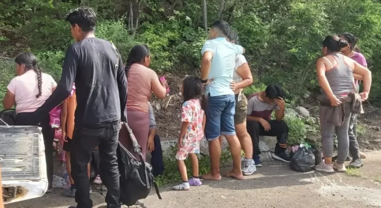 Migrantes ecuatorianos se accidentan en el Istmo de Tehuantepec