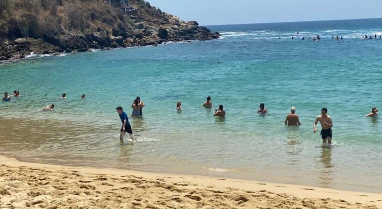 Determina Cofepris que 2 playas de Puerto Escondido no son aptas para uso recreativo