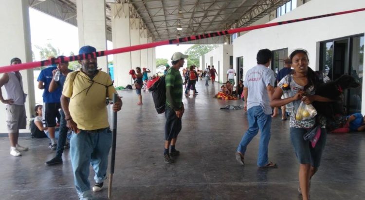 Alistan albergue en terminal de autobuses abandonada de Juchitán, ante ola migratoria en Oaxaca