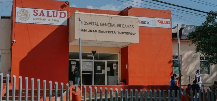 Indagan en Oaxaca violaciones a DH de joven que dio a luz en baño de hospital de Tuxtepec