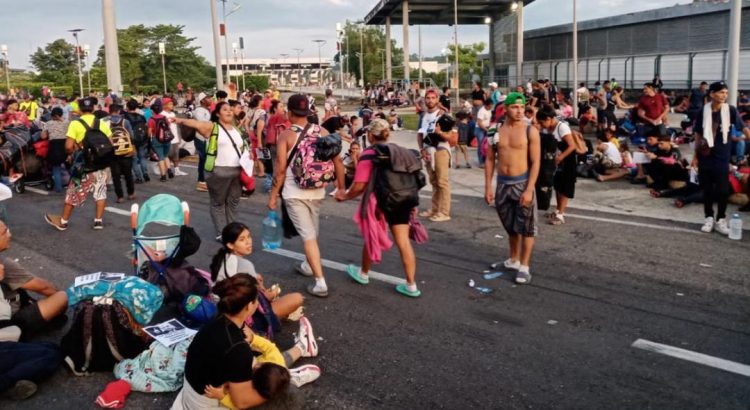 Se dispersa caravana migrante; avanzan hacia Oaxaca