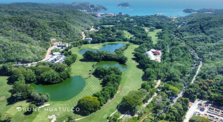 Salinas Pliego cuenta con prórroga para seguir en posesión de campo de golf de Huatulco