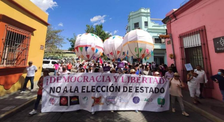 Marchan en Oaxaca contra “regresión democrática”