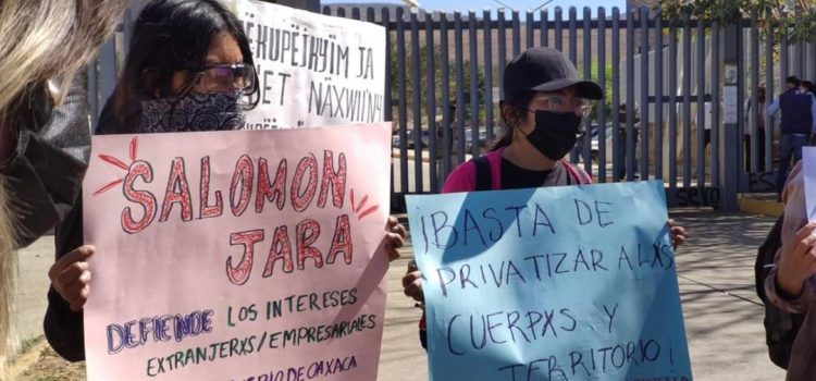 Activistas detenidos por protestar contra gentrificación acusan persecución de autoridades de Oaxaca