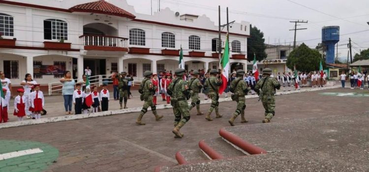 Localizan dos cuerpos calcinados en un vehículo al norte de Oaxaca