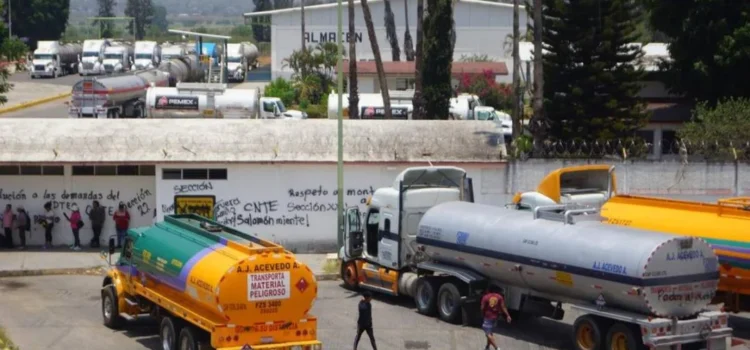 Sección 22 del SNTE mantiene tomada subestación de Pemex en Oaxaca; advierten boicot a las elecciones