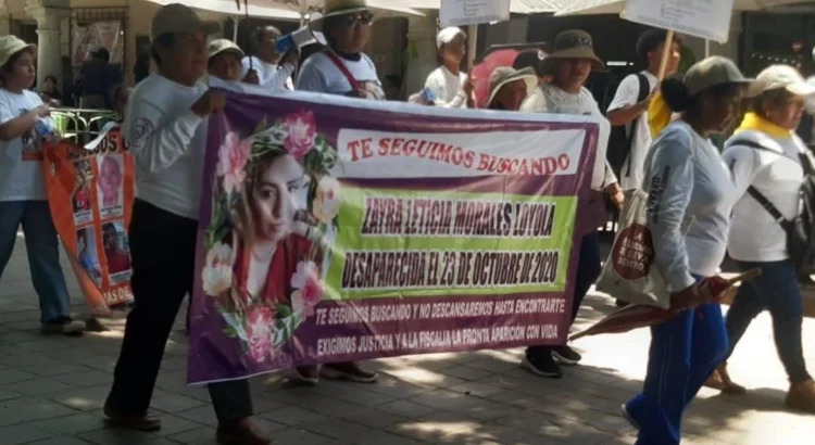 Madres y colectivos de Oaxaca convierten festejo de 10 de Mayo en reclamo por desaparecidos