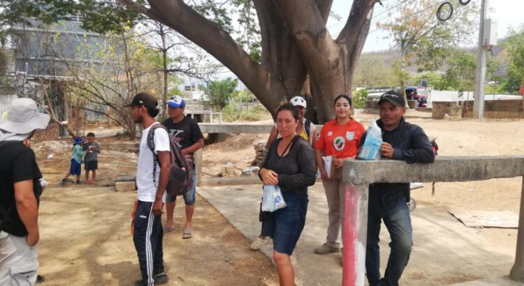 En menos de 24 horas, 800 migrantes ingresan a pie a territorio de Oaxaca