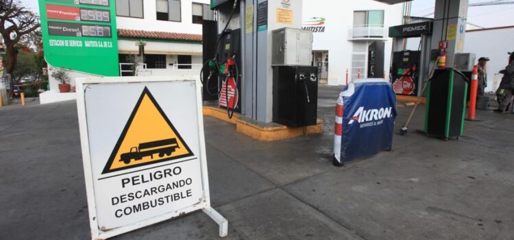 Cierran gasolinerías en Oaxaca, tras 48 horas de toma de instalaciones de Pemex por la Sección 22 del SNTE