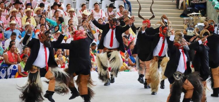 Confirman a las delegaciones que participarán en los Lunes del Cerro de la Guelaguetza 2024