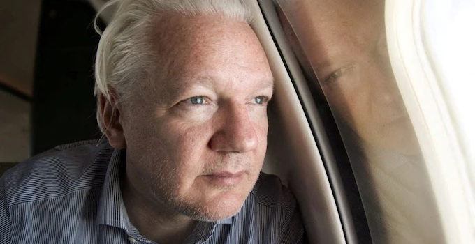 Julian Assange sale de prisión tras alcanzar un acuerdo con Estados Unidos Julian Assange sale de prisión tras alcanzar un acuerdo con Estados Unidos