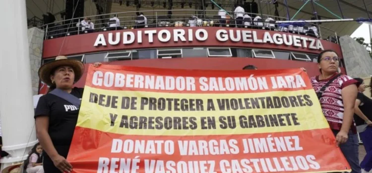 “Deje de proteger a violentadores de mujeres en su gabinete”, exigen en Guelaguetza a Jara