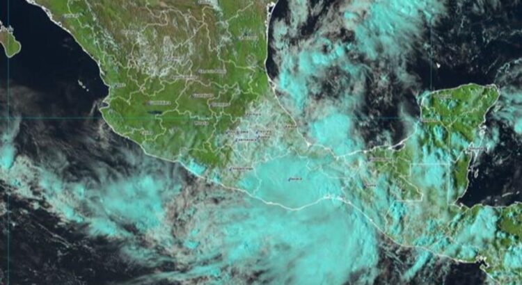 Se degrada depresión tropical Once-E y cambia de dirección; continuarán lluvias en Oaxaca