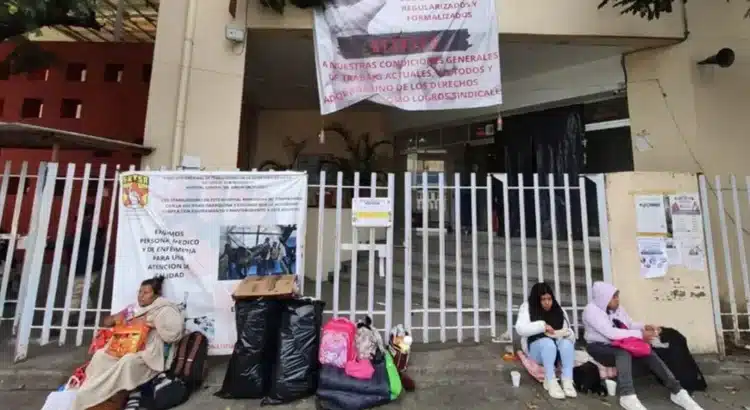 Sólo “urgencias reales”: Hospital Civil de Oaxaca se queda sin laboratorios, agua y material esterilizado Sólo “urgencias reales”: Hospital Civil de Oaxaca se queda sin laboratorios, agua y material esterilizado