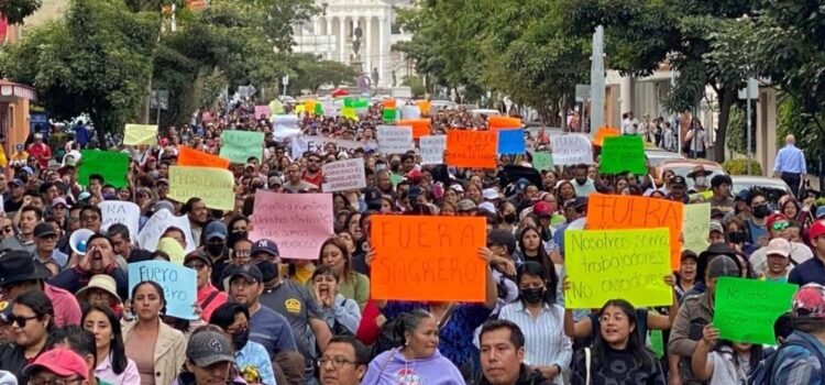 Juez federal en Oaxaca suspende decreto de Jara que despide a mil 344 trabajadores
