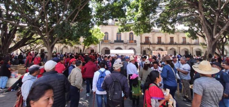 MULT advierte plantón indefinido en la ciudad de Oaxaca si Salomón Jara no los recibe