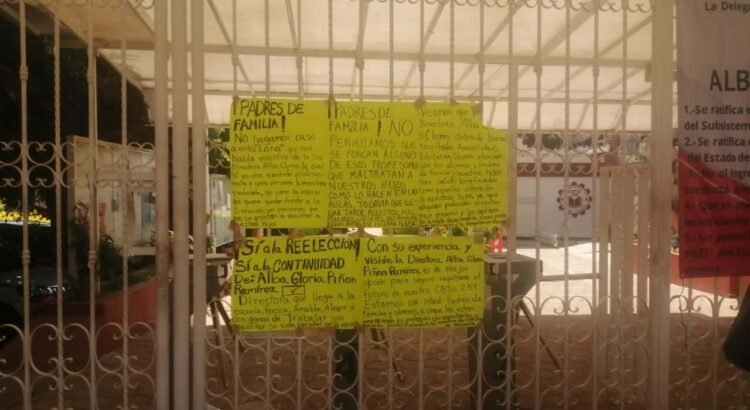 Madres y padres de familia denuncian acoso sindical contra Directora del CBTis 259 en Santa Cruz Xoxocotlán