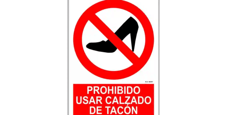En esta ciudad se prohíbe usar tacones altos sin permiso oficial