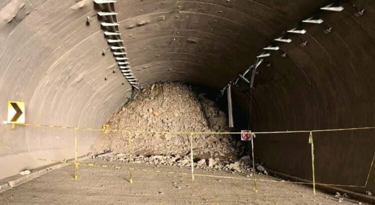 Derrumbes por ‘Erick’ mantienen cerrada la autopista Mitla-Tehuantepec de Oaxaca