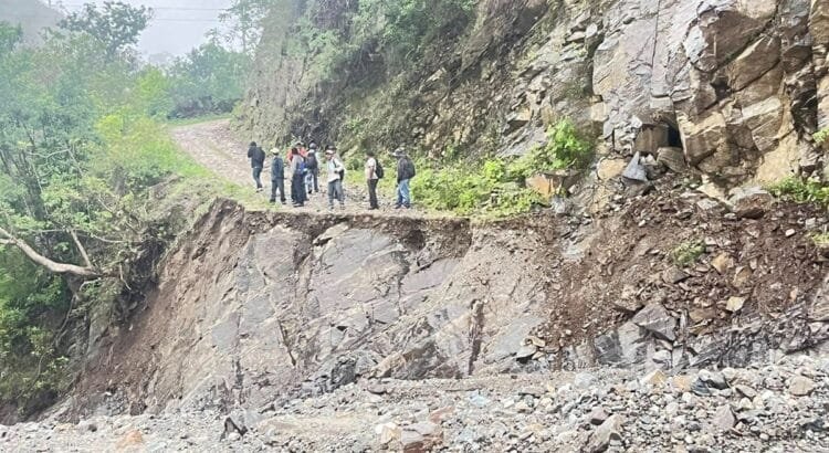 Huracán Erick deja incomunicadas a comunidades de la Sierra Sur de Oaxaca; se están quedando sin alimentos