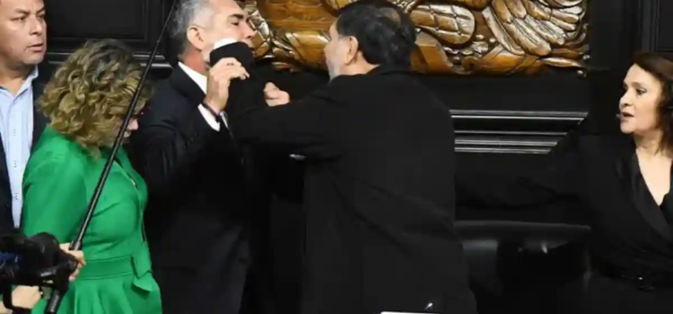 Ya salió el corrido de Alito y su pelea con Fernández Noroña Ya salió el corrido de Alito y su pelea con Fernández Noroña