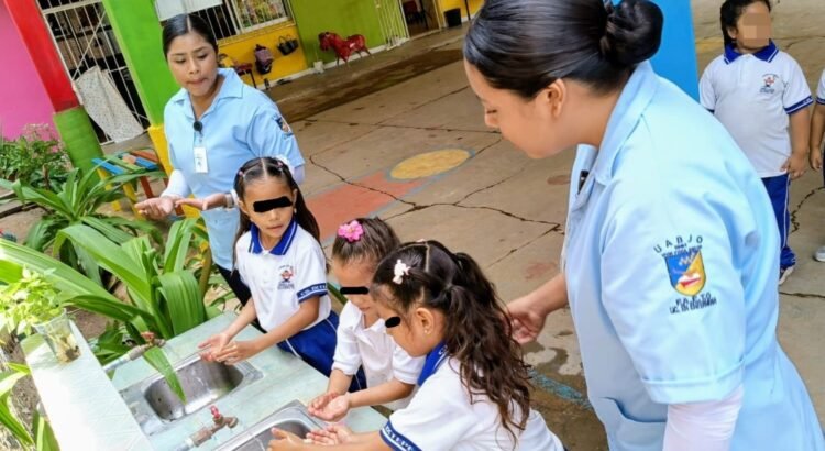 Tras 65 casos del virus Coxsackie en el Istmo de Oaxaca, intensifican acciones para prevenir su propagación Tras 65 casos del virus Coxsackie en el Istmo de Oaxaca, intensifican acciones para prevenir su propagación