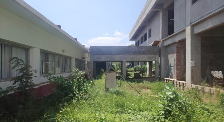 Exigen que se concluya la ampliación del hospital del ISSSTE de Tehuantepec; obras están suspendidas desde 2024 Exigen que se concluya la ampliación del hospital del ISSSTE de Tehuantepec; obras están suspendidas desde 2024
