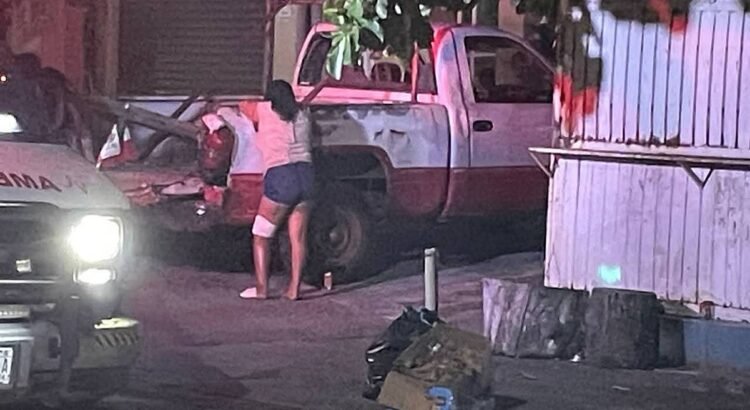 Asesinan a trabajador del ayuntamiento de Salina Cruz, Oaxaca; una mujer y una menor resultaron heridas Asesinan a trabajador del ayuntamiento de Salina Cruz, Oaxaca; una mujer y una menor resultaron heridas