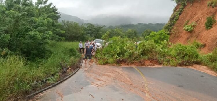 Comunidad de Santa María Chimalapa cumple 6 días incomunicada por crecida del río Chichihua