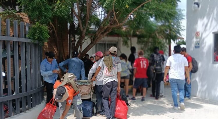 Éxodo migrante arriba a Oaxaca; se dirigen al centro del país Éxodo migrante arriba a Oaxaca; se dirigen al centro del país