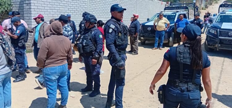 Acusan a la Secretaría del Bienestar de invadir predio particular para construir una cancha en Tlacolula, Oaxaca