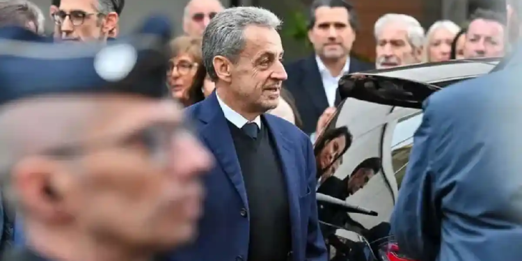 Solo duró Sarkozy 20 días en prisión
