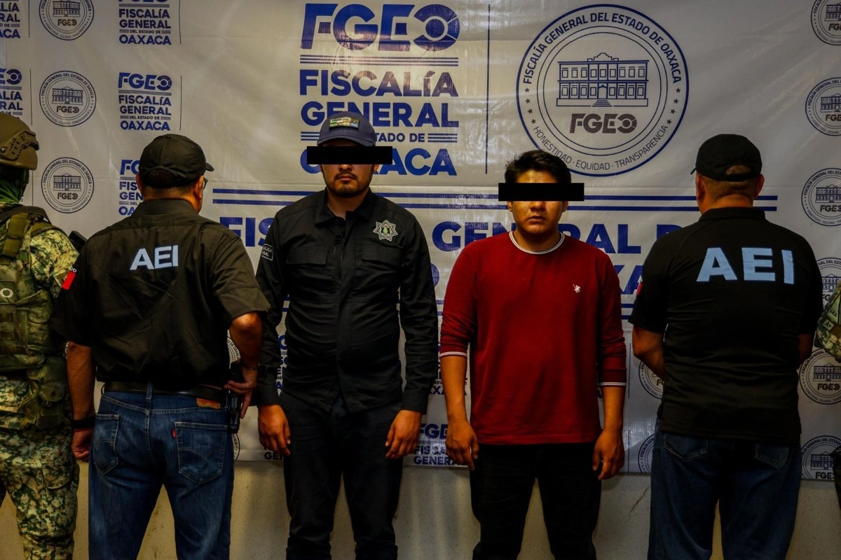 Detienen a director de Policía Vial de Santa María Atzompa, Oaxaca; intentaba vender un arma
